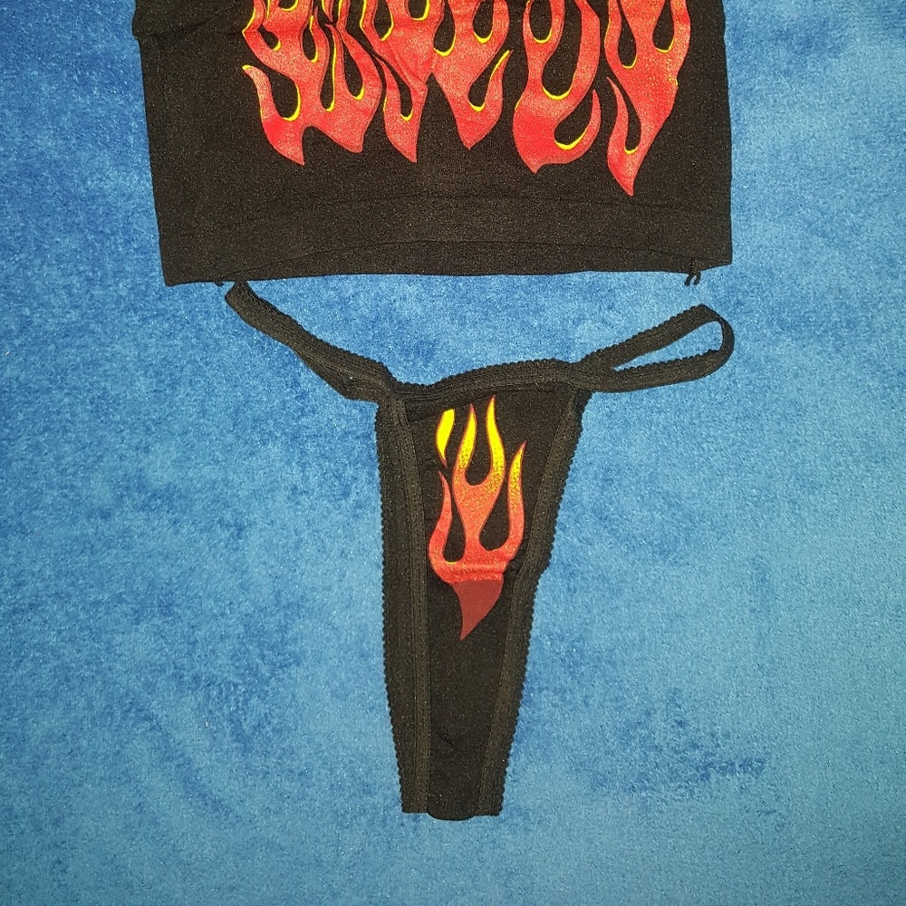 Flame Print Camisole with Matching Thong Lot 5096 - Picture 6 of 8